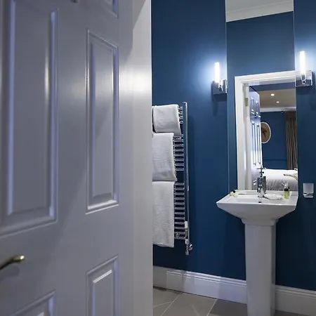 The At Bardons Lodge