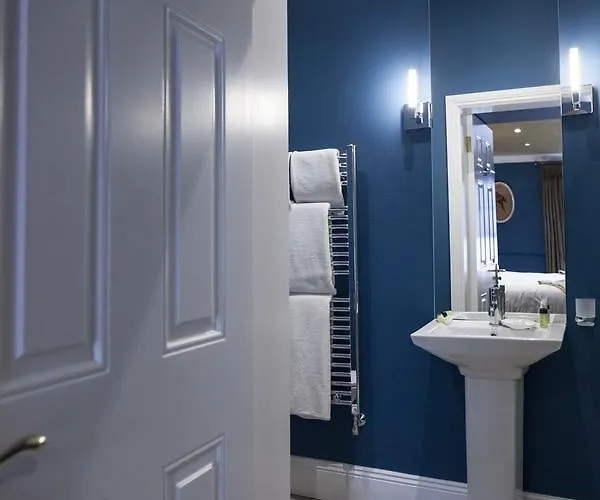 The At Bardons Lodge