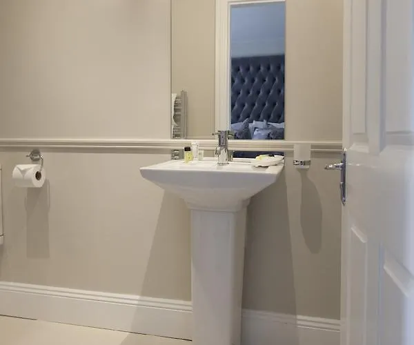 The At Bardons Lodge